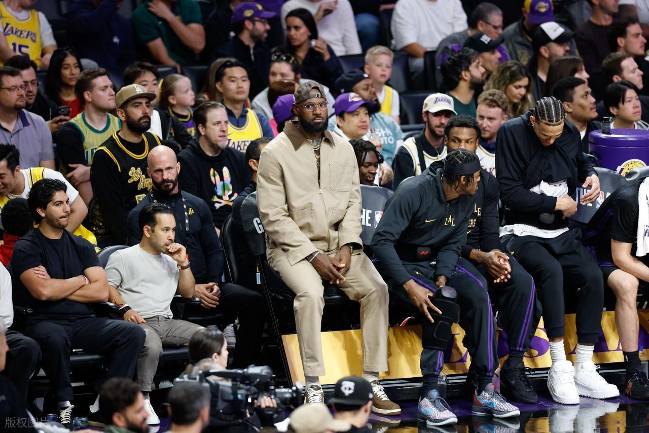 乐鱼-10负1胜！拿5260万顶薪，却打成球队累赘，你该重回骑士联手哈登